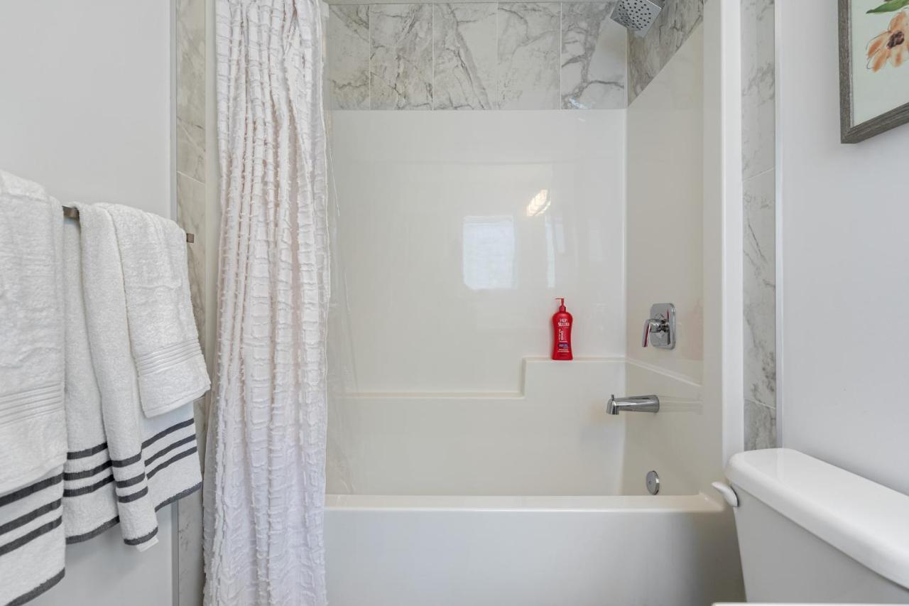 Luxury Spacious Private House Near City Centre YYC Eksteriør billede