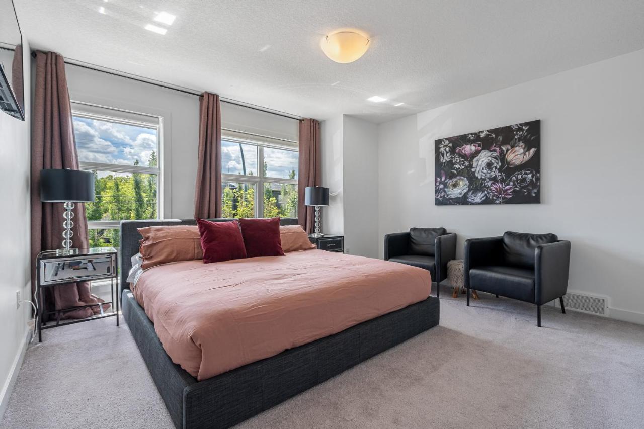 Luxury Spacious Private House Near City Centre YYC Eksteriør billede